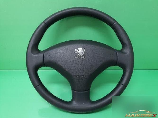 Peugeot 308 2011 — рулевое колесо