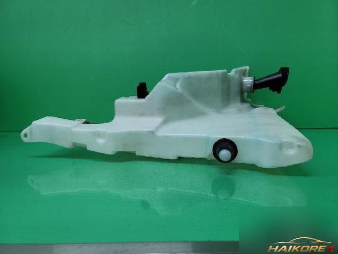 Jaguar XF 2011 — бачок охлаждающей жидкости и омывателя 8X23-17B613-B