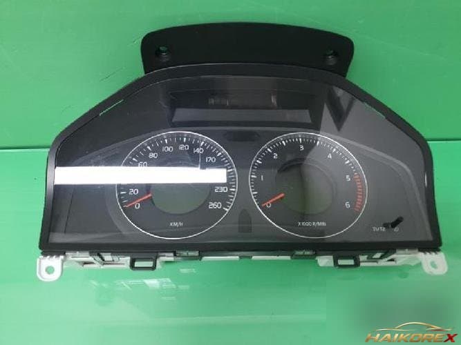 Volvo S80 2008 — панель приборов