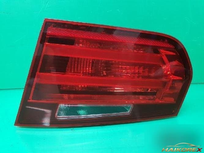 BMW 3 Series 2012 — накладка крышки багажника (с фонарём) 7259916-10