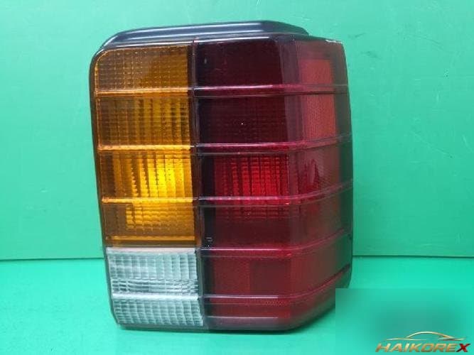 Kia Pride 1999 — комбинированный фонарь задний правый (со стороны пассажира)