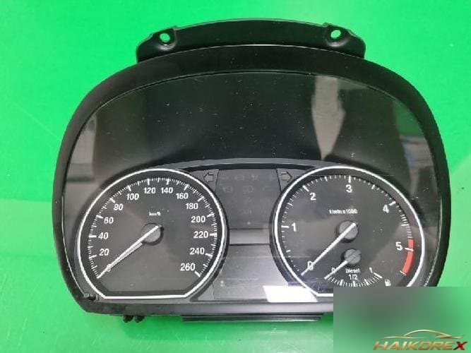 BMW 1 Series 2010 — панель приборов 1024955 98