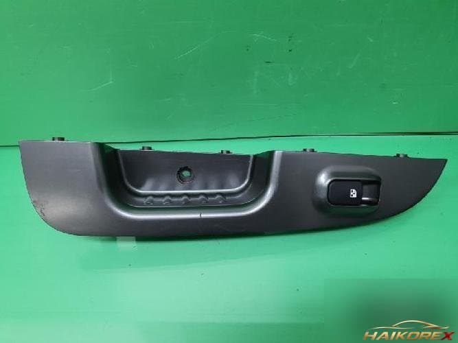 Kia Carens 2011 — электропривод стеклоподъемника, переключатель 93580 1D000