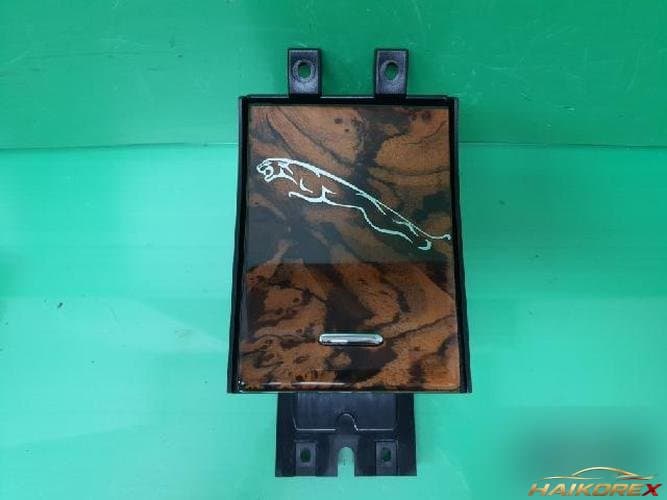 Jaguar XF 2009 — панель приборов 5467447