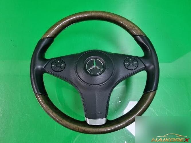 Mercedes-Benz CLS-Class 2010 — рулевое колесо 1