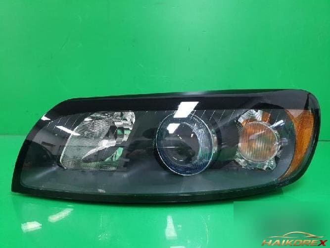 Volvo C30 2010 — фара левая 31335213