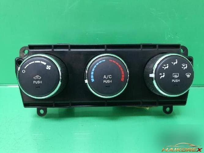 Dodge Caliber 2010 — блок управления отопителем и кондиционером P55111969AB