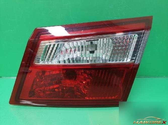 Renault SM5 2012 — накладка крышки багажника (с фонарём) 7