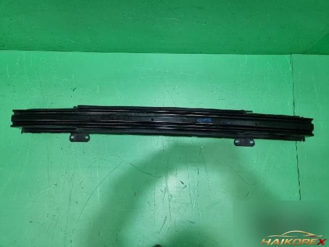 Land Rover Range Rover 2010 — направляющая бампера передняя