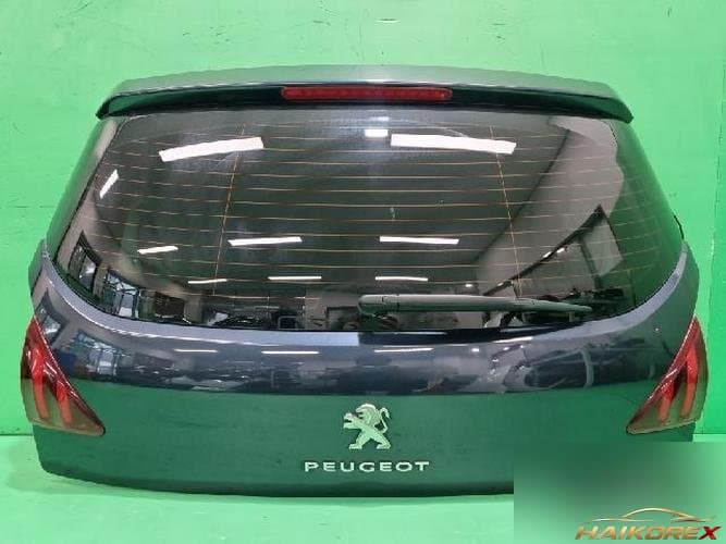Peugeot 3008 2015 — дверь багажника