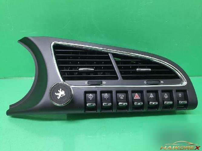 Peugeot 3008 2015 — панель приборов (торпедо) 98070048 ZD