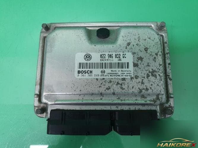 Volkswagen Touareg 2005 — блок управления двигателем ECU 022906032GC