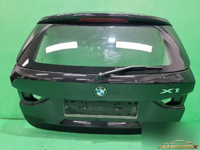 BMW X-серия 2010 — крышка багажника