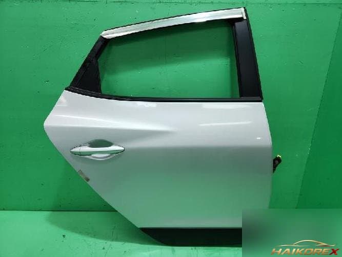 Hyundai Tucson 2011 — дверь задняя правая 770042S020