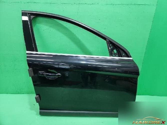 Volvo XC60 2011 — дверь передняя правая