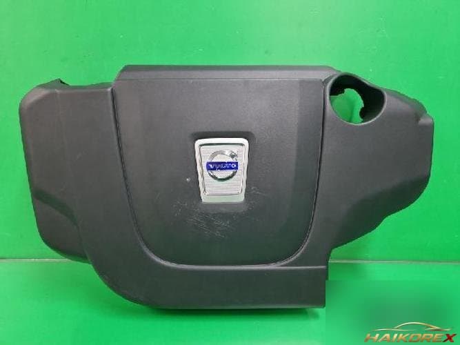 Volvo XC60 2011 — крышка двигателя 31319190