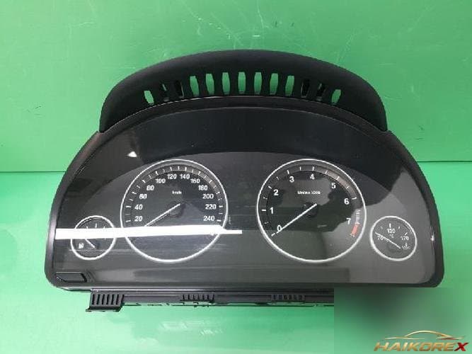 BMW 5 Series 2011 — панель приборов 9249338 01
