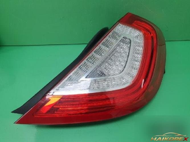 Ford MKS 2013 — комбинированный фонарь задний правый (пассажирский) DA53 13B504 A 1