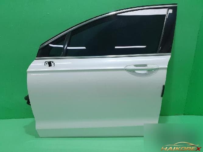 Ford Mondeo 2016 — передняя дверь левая