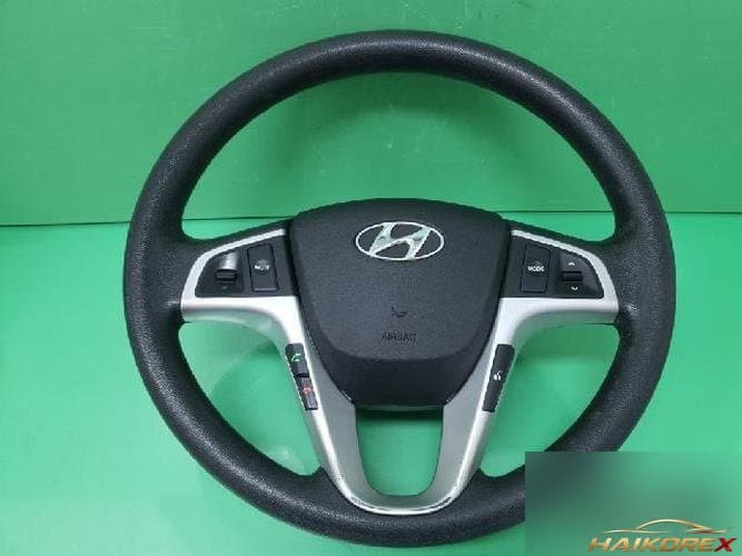 Hyundai Accent 2012 — рулевое колесо