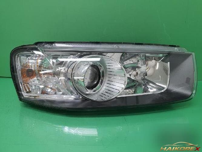 Chevrolet Captiva 2011 — фара правая