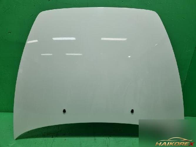 Volvo C30 2010 — капот
