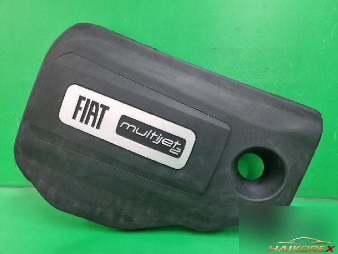 Fiat Freemont 2013 — крышка двигателя 1