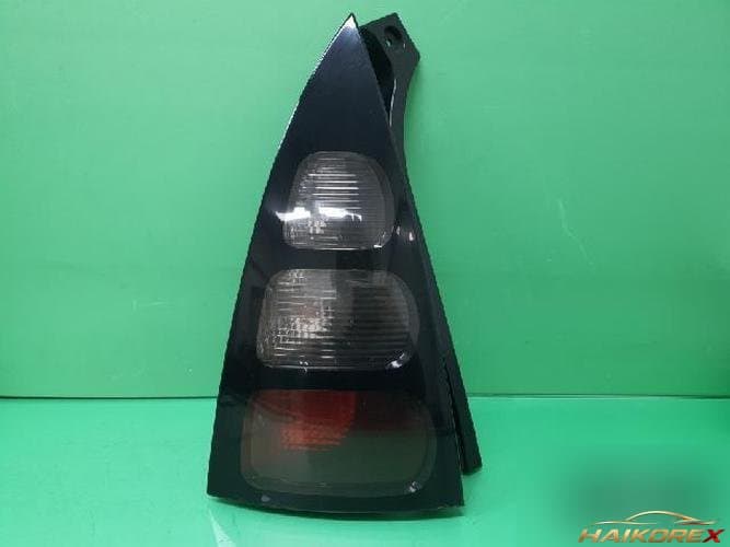 Toyota 2004 — комбинированный фонарь задний левый (водительский)