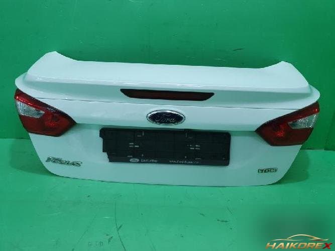 Ford Focus 2013 — крышка багажника