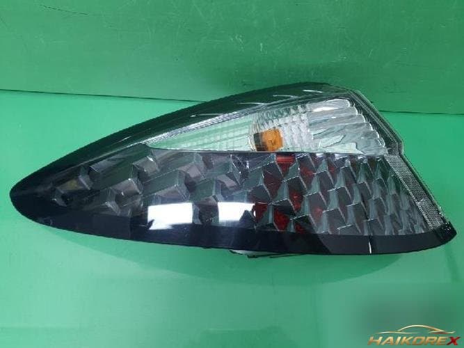 Renault SM3 2014 — комбинированный фонарь задний левый (водительский) 265551502R
