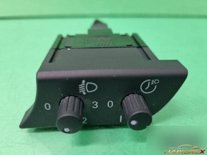 Audi A4 2005 — кнопка/выключатель 8E1 919 094 A