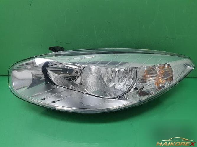 Renault SM3 2011 — фара левая 260600047R