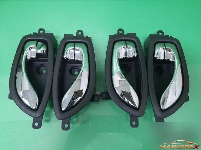 Renault QM5 2008 — дверной фиксатор 1