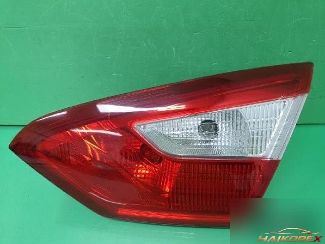 Ford Focus 2013 — задний фонарь (багажник) BM51-13A602-AD