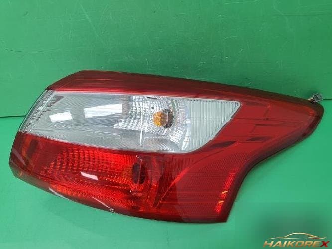Ford Focus 2013 — комбинированный фонарь задний правый (пассажирский) BM51-13404-C