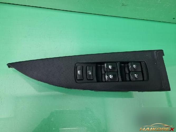 KG Mobility Korando 2015 — кнопка стеклоподъемника 10