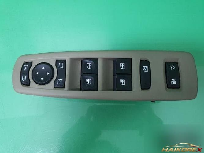 Renault SM5 2010 — кнопка стеклоподъемника передняя левая