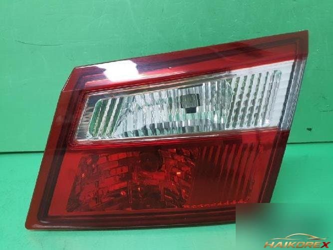 Renault SM5 2018 — накладка багажника белая