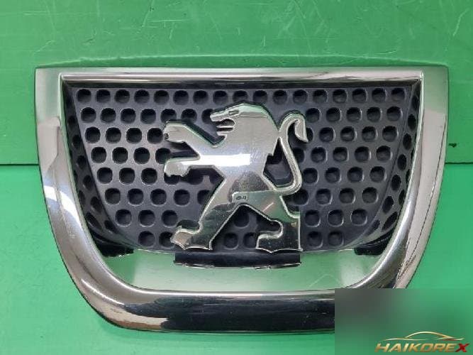 Peugeot 3008 2014 — эмблема