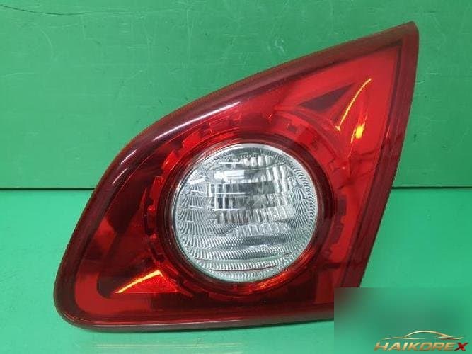 Nissan Rogue 2009 — задний фонарь (света багажника)