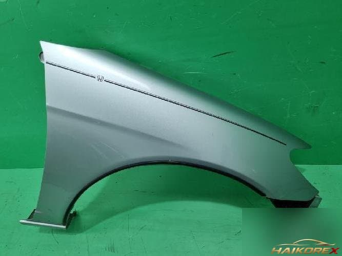 Honda Civic 2005 — крыло правое
