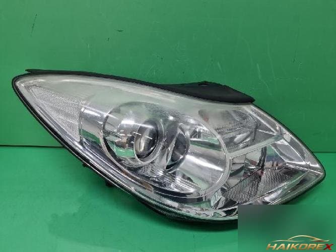 Hyundai Veracruz 2011 — фара передняя правая 92102 3J100