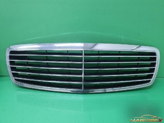 Mercedes-Benz E-Class 2003 — решетка радиатора правая