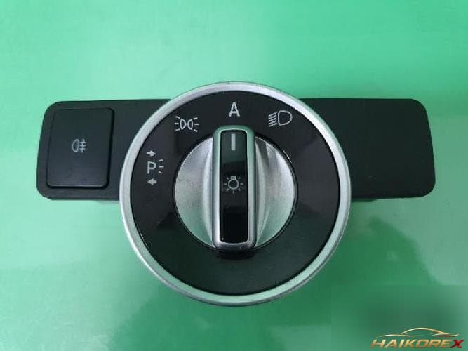 Mercedes-Benz E-Class 2011 — кнопка/переключатель 1