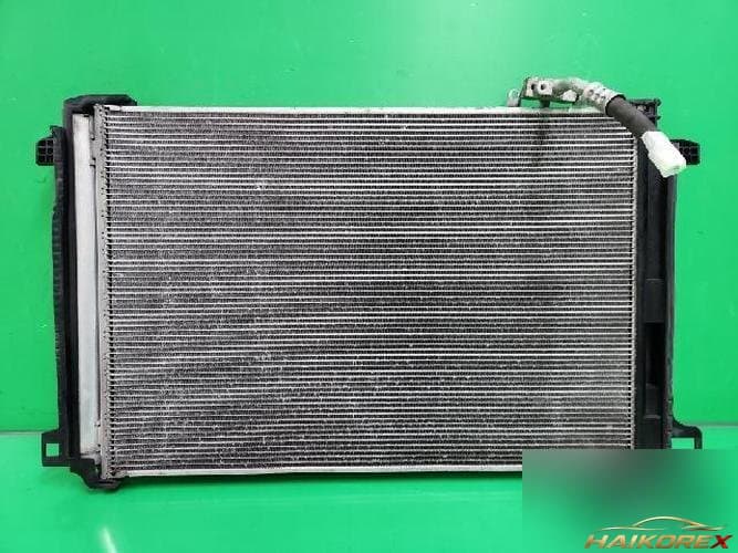 Mercedes-Benz E-Class 2011 — конденсатор кондиционера A2045000654