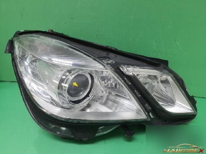 Mercedes-Benz E-Class 2011 — фара правая A2128205861KZ