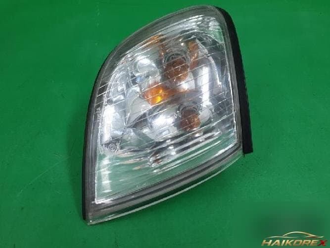 Hyundai Grand Starex 2003 — сигнальная лампа правая 923024A500