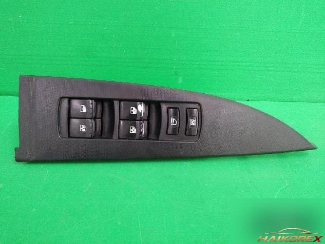 KG Mobility Actyon 2010 — переключатель стеклоподъемника левый 8581009110HCX