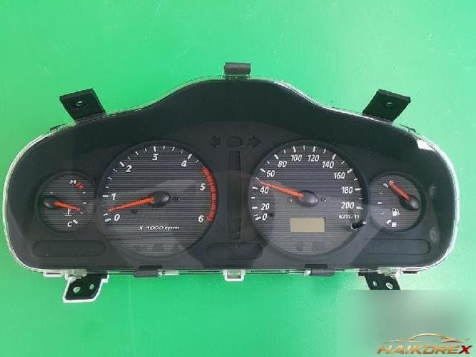Hyundai Santa Fe 2002 — приборная панель