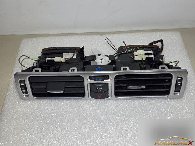 Land Rover Range Rover 2010 — дефлектор воздушный LR015820